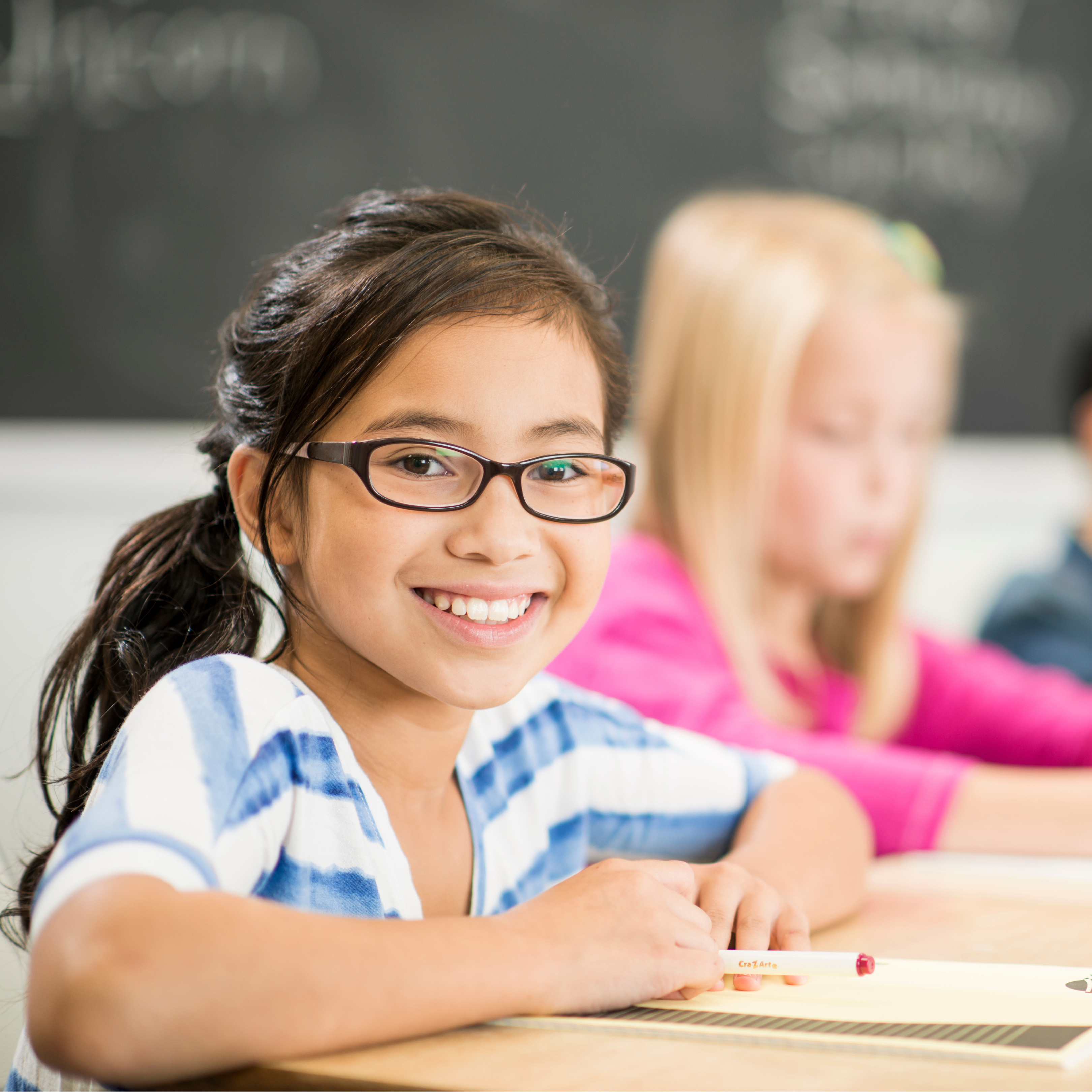 She in the classroom. Образование детей. Начальная школа.. Education pupil. School student.